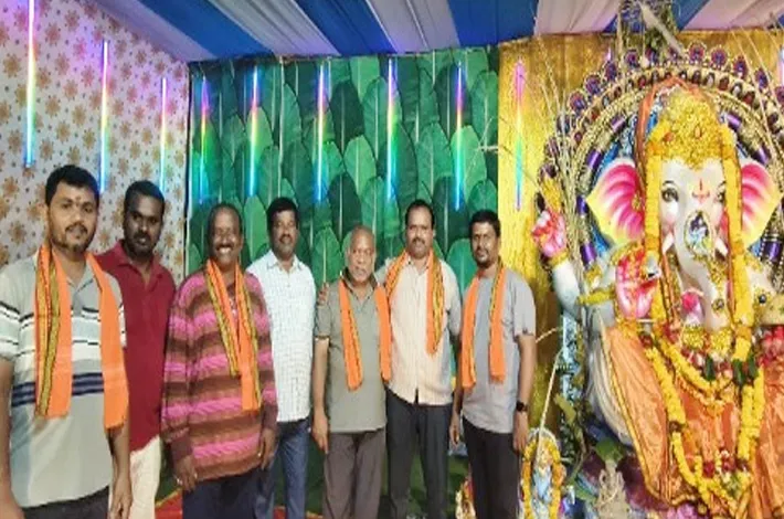 పీవీఎన్ కాలనీలో గణనాథునికి ప్రత్యేక పూజలు