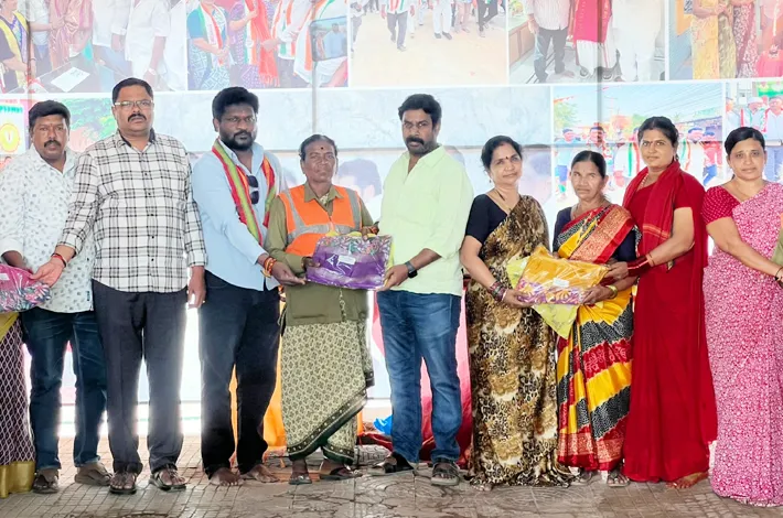 పారిశుద్ధ్య కార్మికుల సేవలు అభినందనీయం..