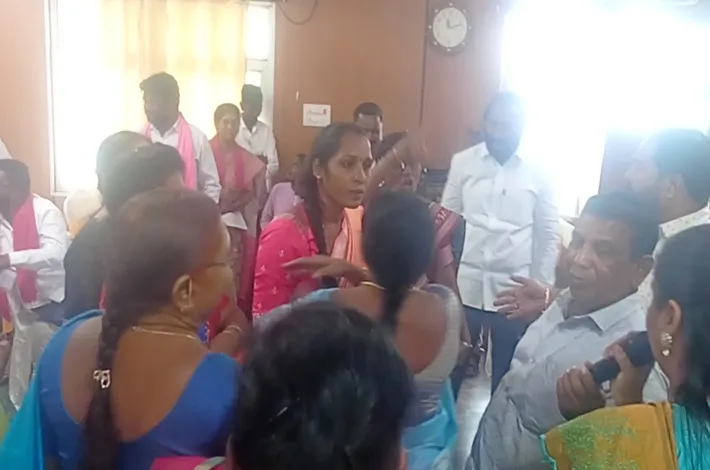 మున్సిపల్ సర్వసభ్య సమావేశంలో రసాభాస 