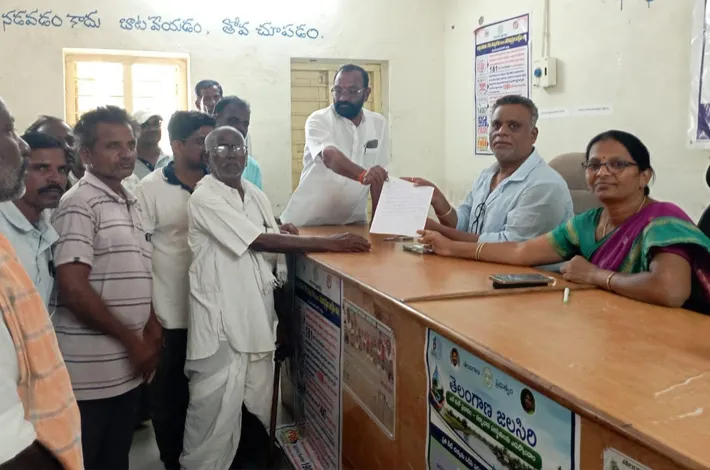 సాగునీటి సమస్యపై స్పందించి న్యాయం చేయాలి
