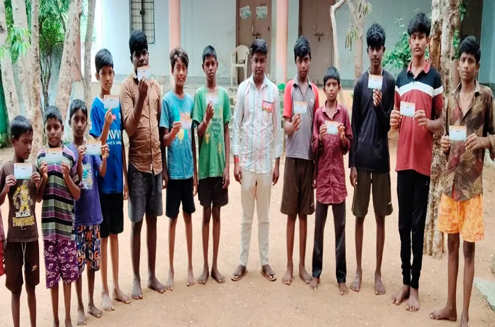 హాస్టల్ విద్యార్థుల సమస్యలు పరిష్కరించాలి
