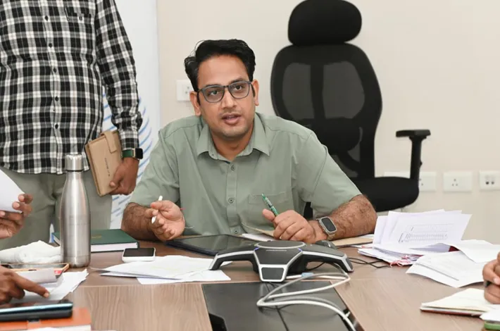 అభివృద్ధి పనులను త్వరగా పూర్తి చేయాలి