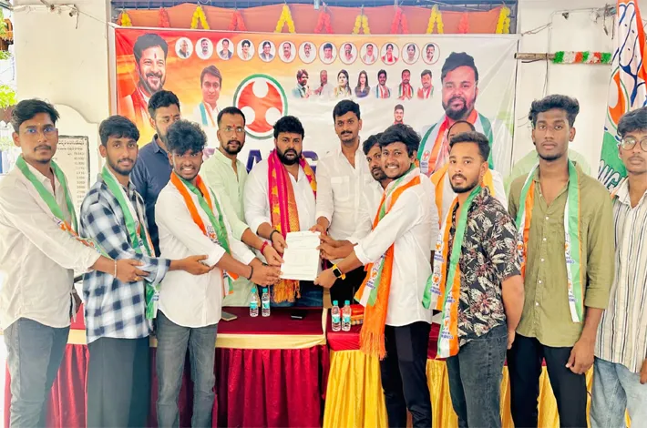 యువజన కాంగ్రెస్‌లో భారీ చేరికలు