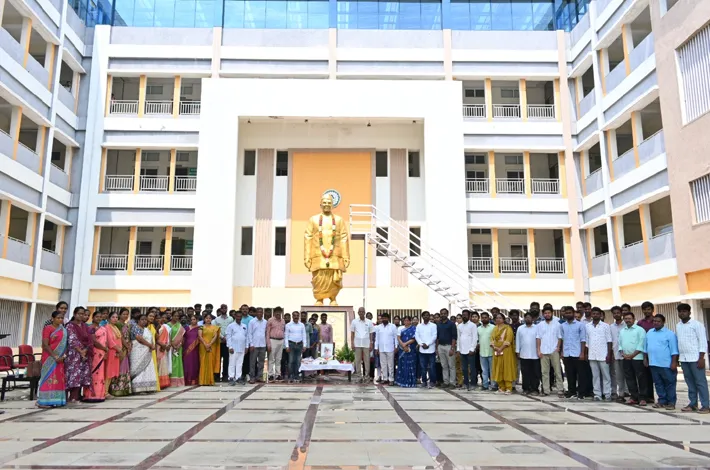 కొండా లక్ష్మణ్ బాపూజీకి ఘన నివాళులు