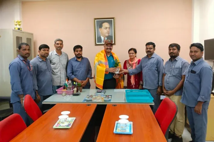 నూతన ఎస్ఈ శివమోహన్ ను కలిసిన నాయకులు 