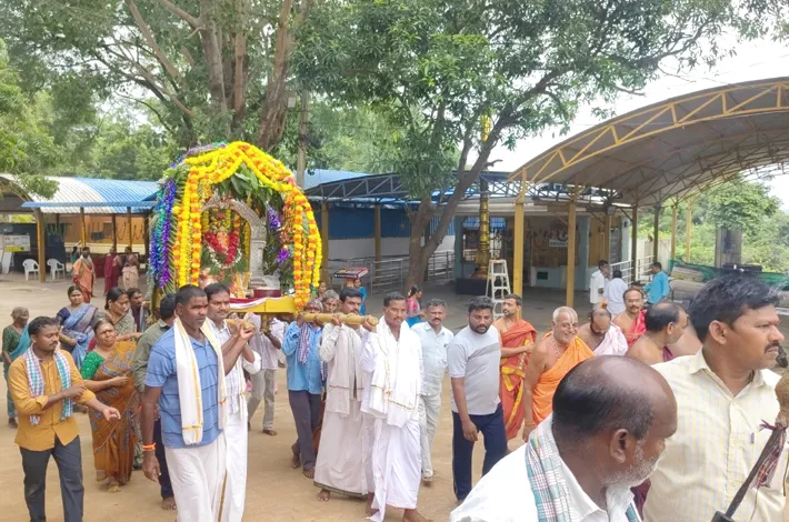 బాలాలయంలో గణపతికి ఘనంగా వీడ్కోలు