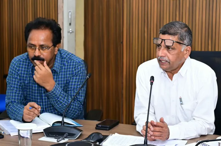 విద్యాభివృద్ధికి ప్రభుత్వం పెద్దపీట..