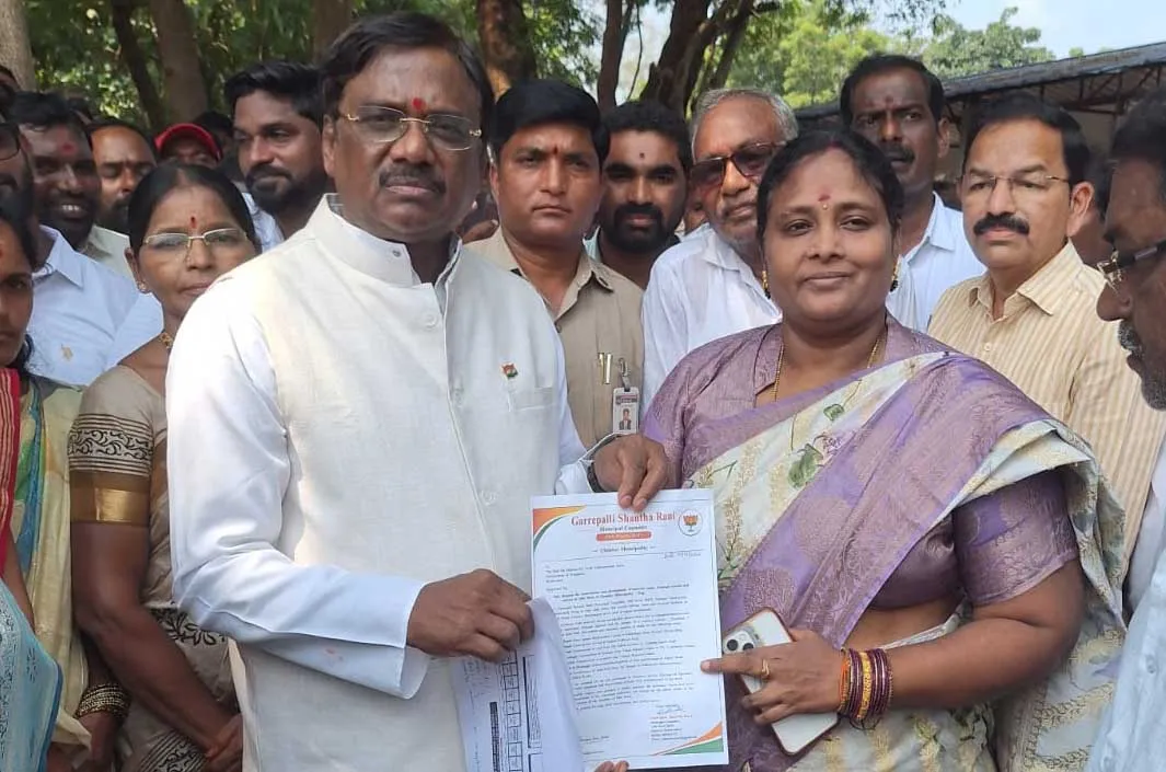 అభివృద్ధికి నిధులు ఇవ్వాలి.. మంత్రి వివేక్‌కు కౌన్సిలర్ వినతి!