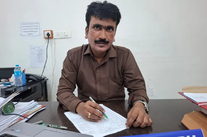 పట్టణంలో పందులు వదిలితే చర్యలు