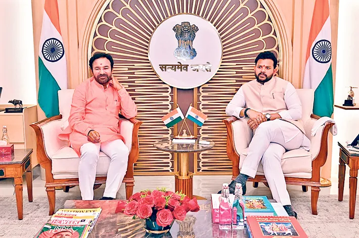 ఎయిర్‌పోర్ట్స్ పూర్తిచేయాలి