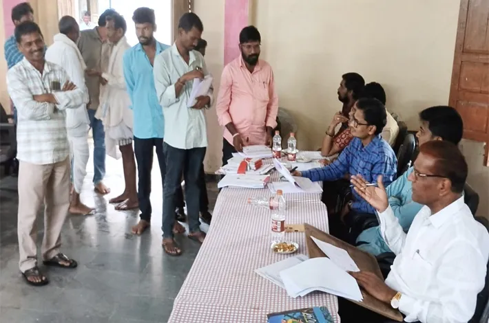 ఆక్రమాలు జాతిగితే కఠిన చర్యలు