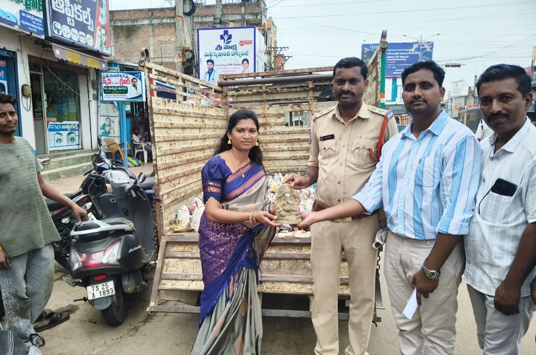 పీఓపీ గణపతులకు బదులు మట్టి గణపతులనే వాడాలి