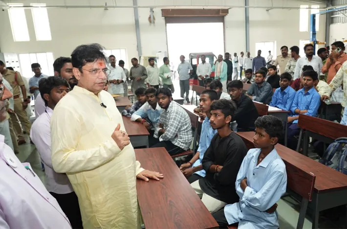 కాటారం ఏటీసీతో యువతకు ఆధునిక నైపుణ్యాలు