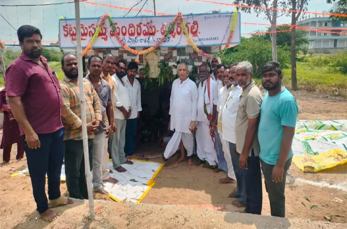 పెద్ద సంఖ్యలో హాజరైన భక్తులు